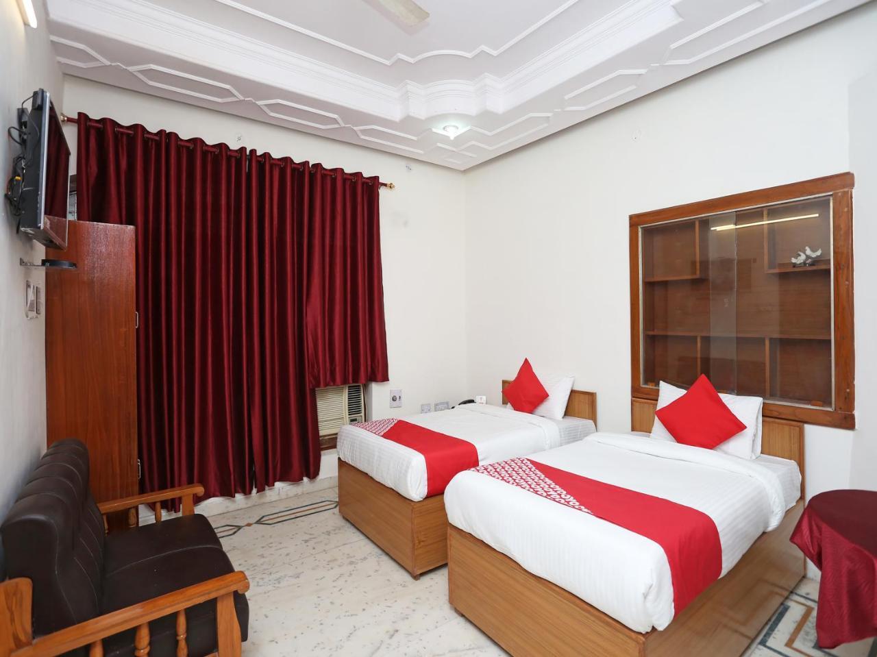 Oyo 19171 Loknath Hotel 3*